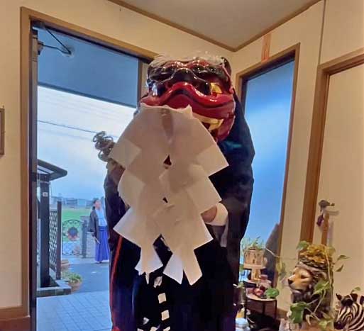 各ご家庭で……　獅子舞