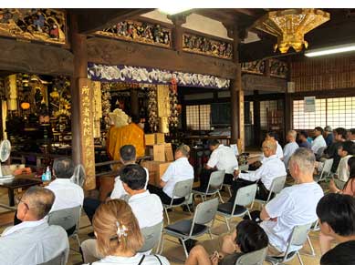 乗蓮寺境内での般若経