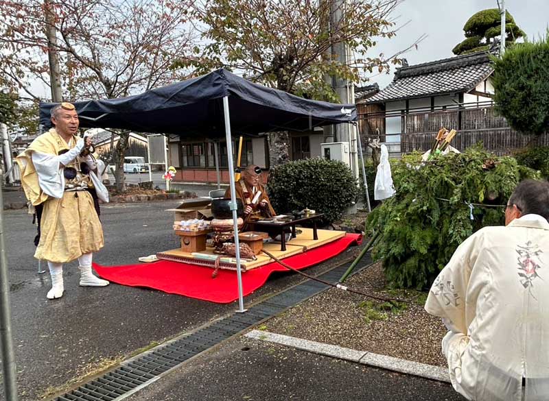 雨上がりに実施した行者堂護摩法要